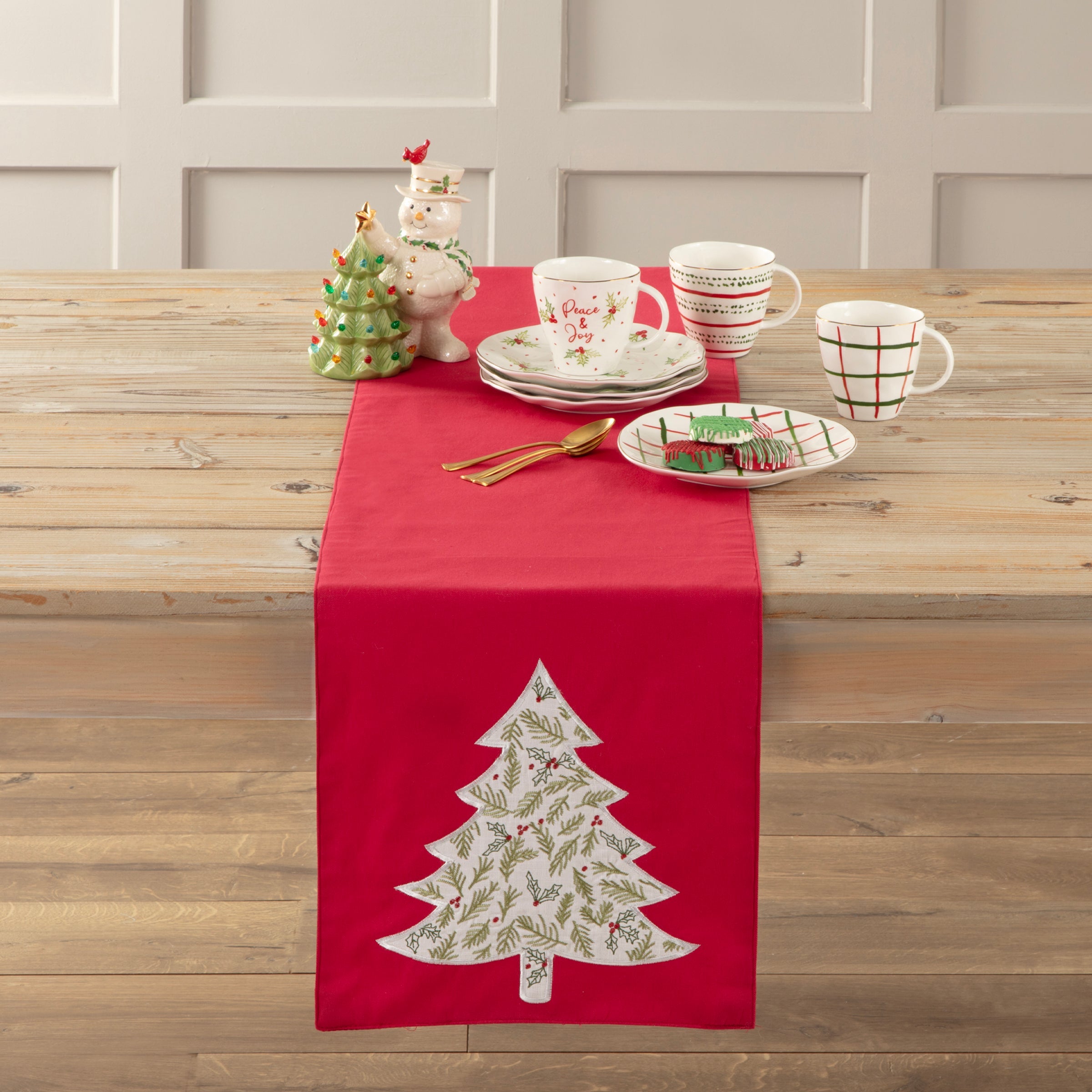 Bayberry Holly & Pine Tree 14X72 Table Runner