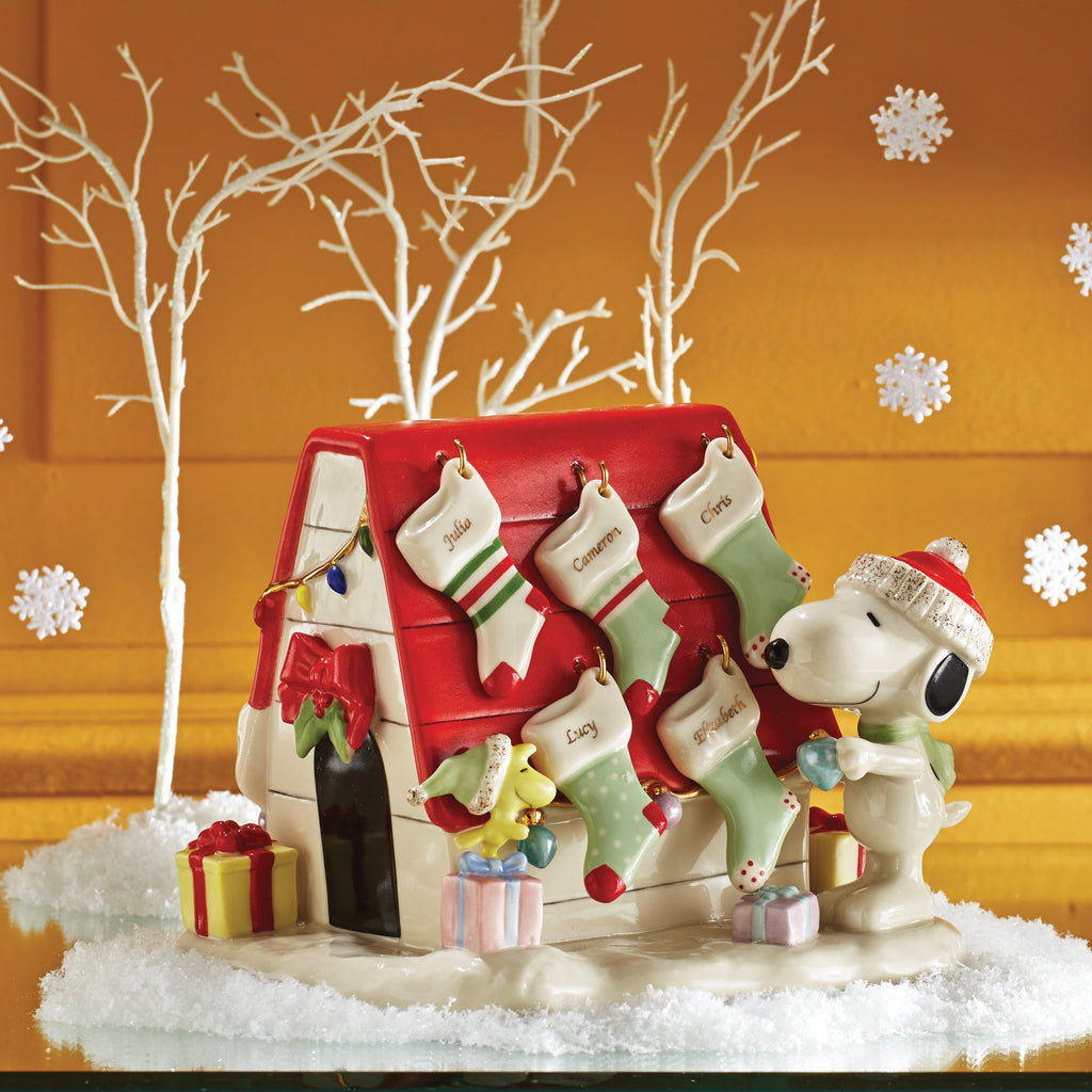 Snoopy's Christmas Deco For You Figurine