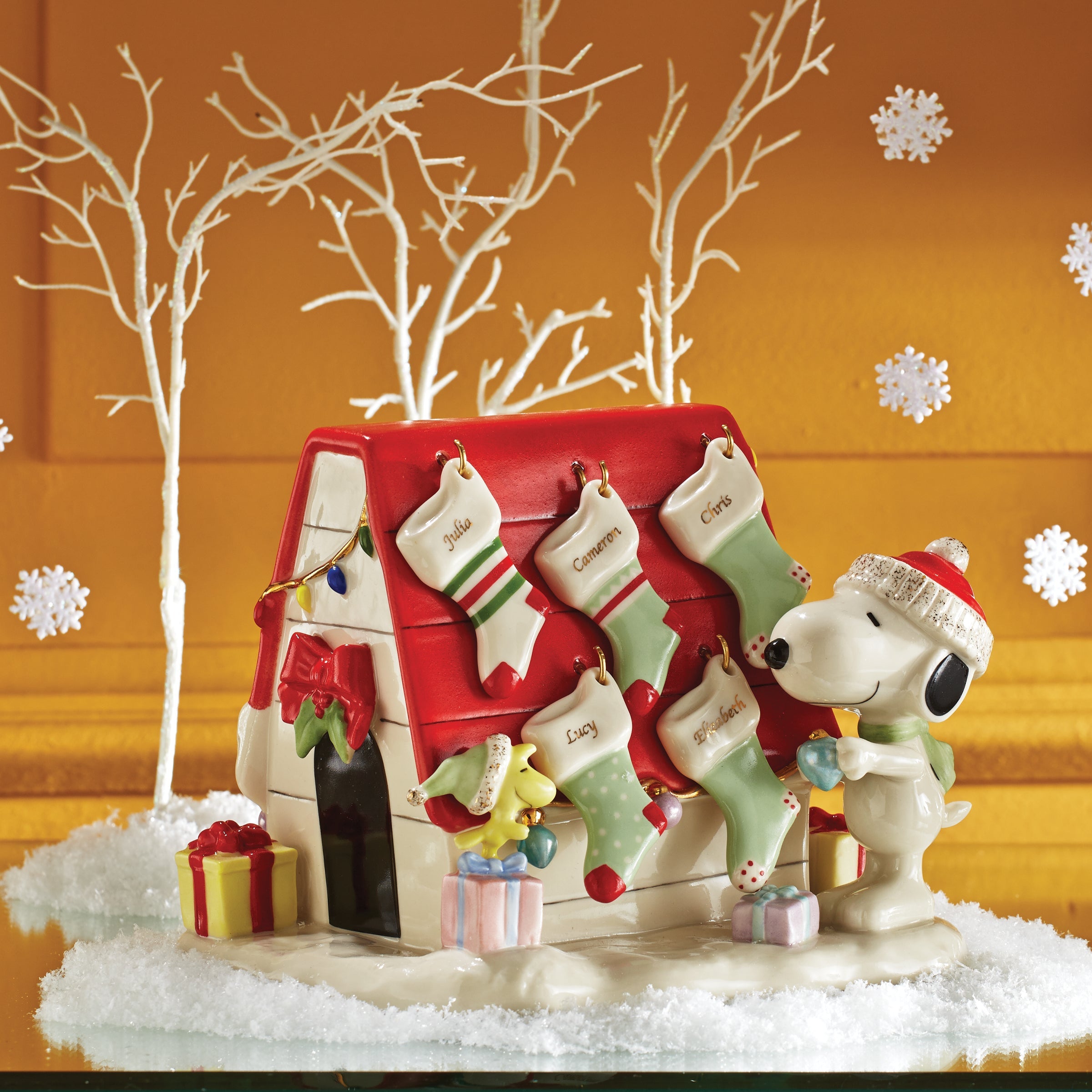 Snoopy's Christmas Deco For You Figurine